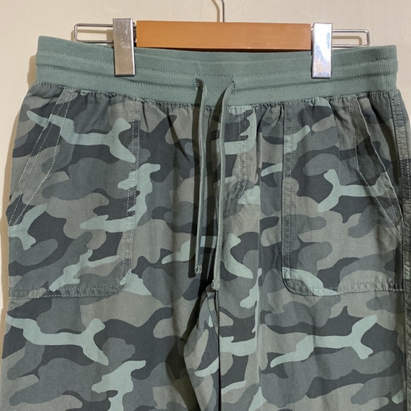 Maurices Women’s Weekender Camo Pant Size 4 - Picture 5 of 10